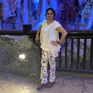 Meet your Posher, Leena